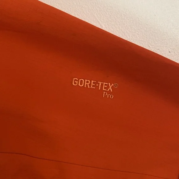 ARC’TERYX Beta AR All Round Gore-Tex Pro Shell Jacket - Picture 4 of 12